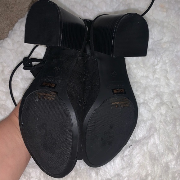 Black Heels Never Worn - Picture 5 of 5